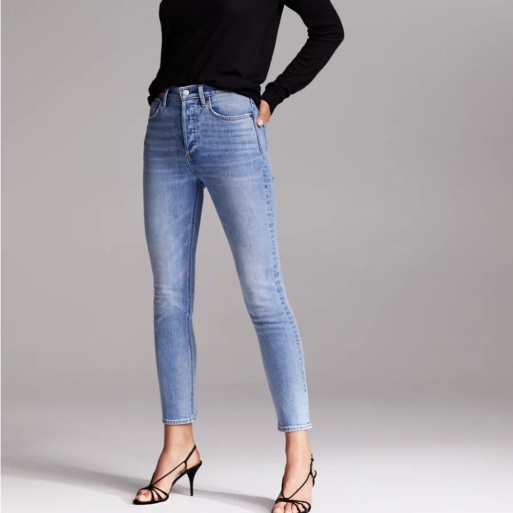 Denim forum yoko high rise slim light wash cropped Jean